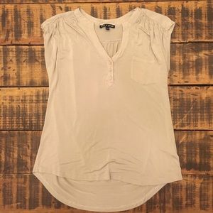 Cable & Gauge sleeveless top